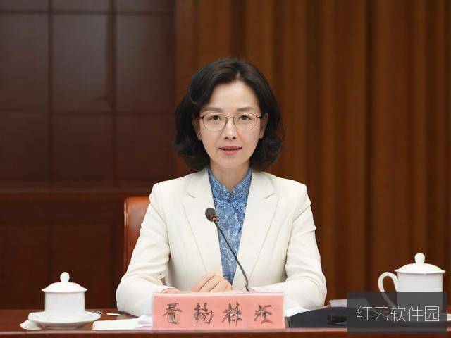 向玉荣茶叶大王称号是真是假？起底背后的商业传奇